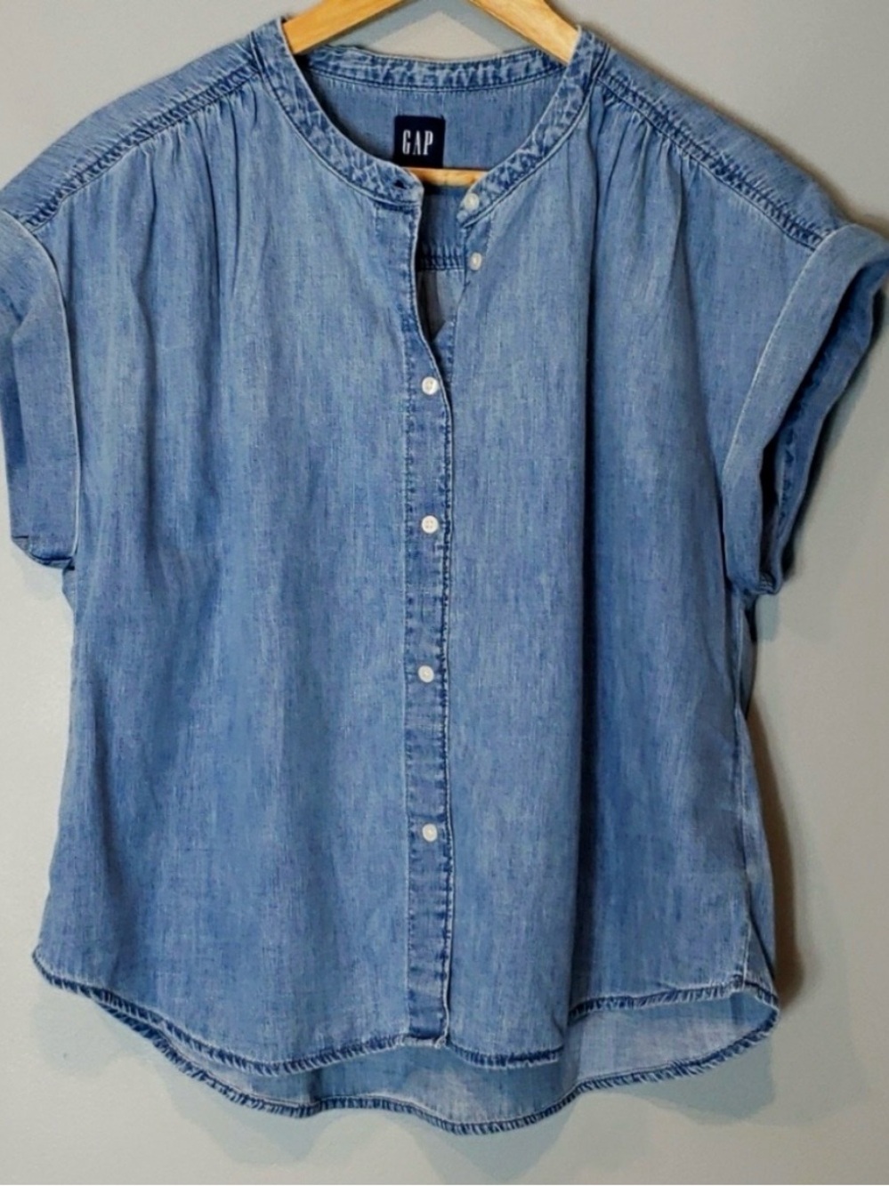 GAP Light Denim Button-Front Short Sleeve Blouse